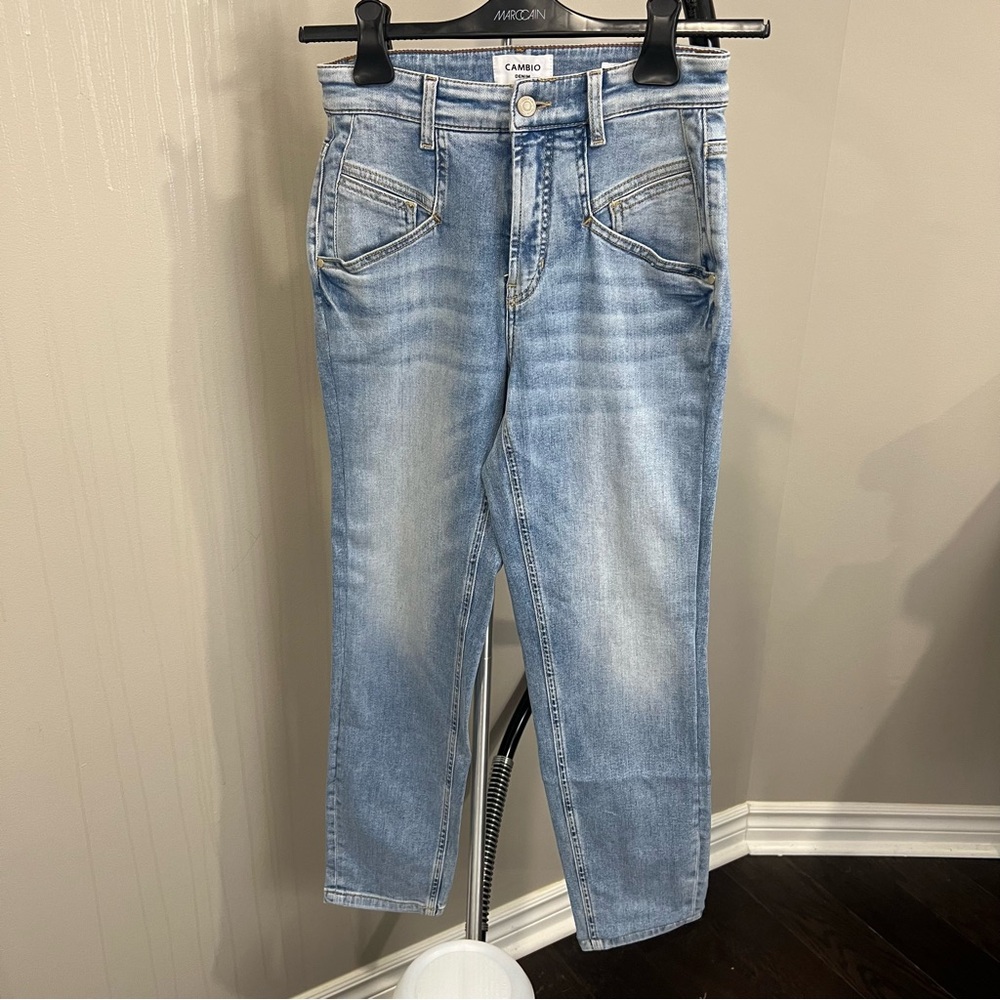Cambio Denim 4- Italian fabric, soft and stretch relaxed fit, unique pockets